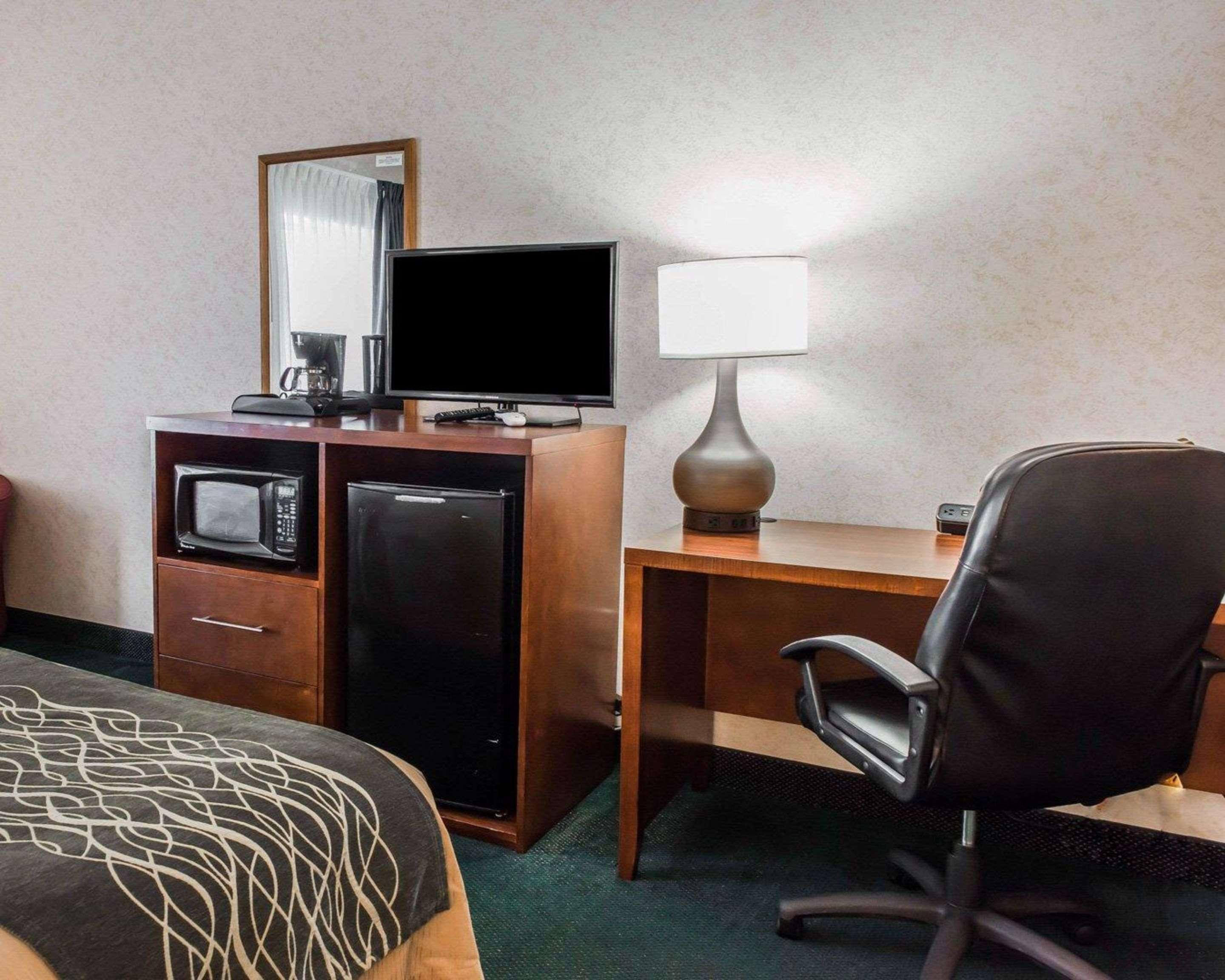 Quality Inn Waynesburg Exteriör bild