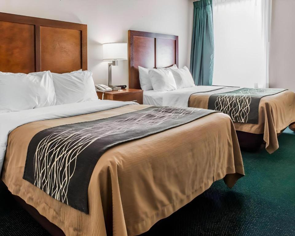 Quality Inn Waynesburg Exteriör bild