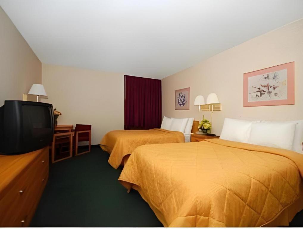 Quality Inn Waynesburg Exteriör bild