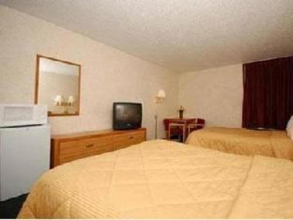 Quality Inn Waynesburg Exteriör bild