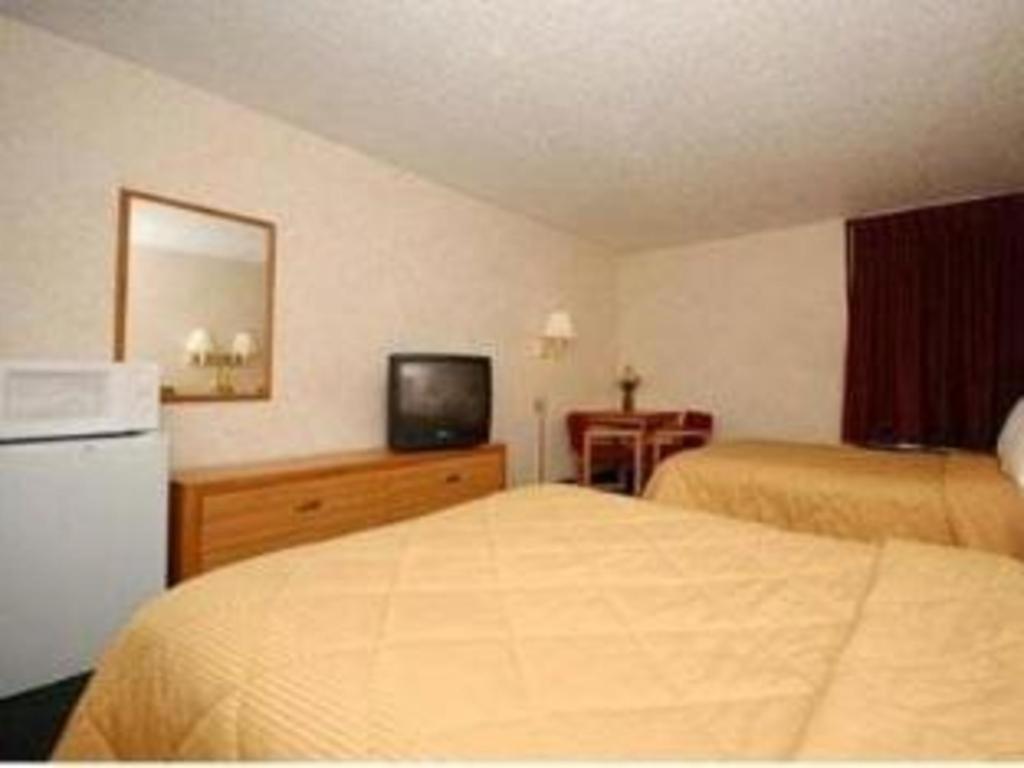 Quality Inn Waynesburg Exteriör bild