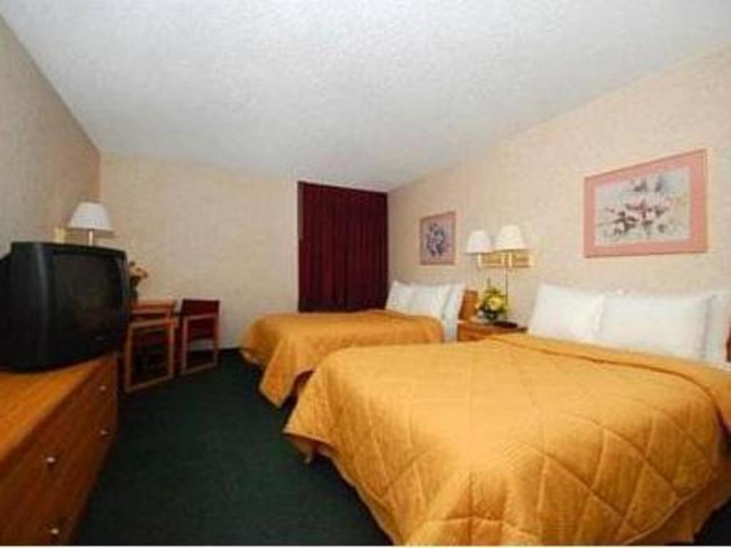 Quality Inn Waynesburg Exteriör bild