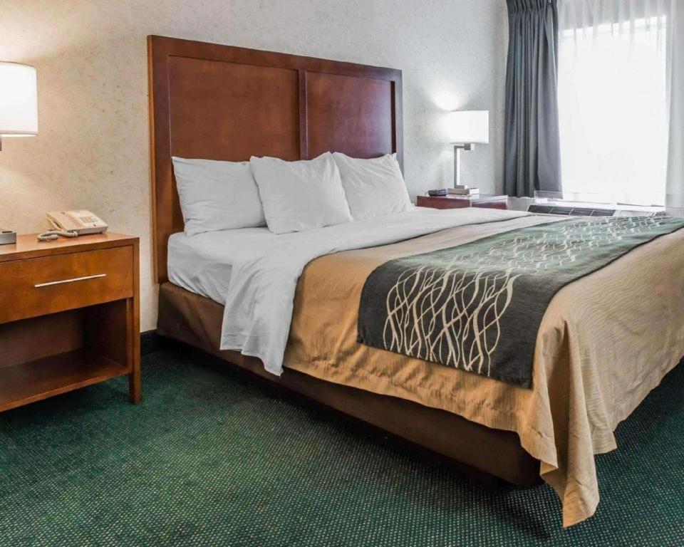 Quality Inn Waynesburg Exteriör bild