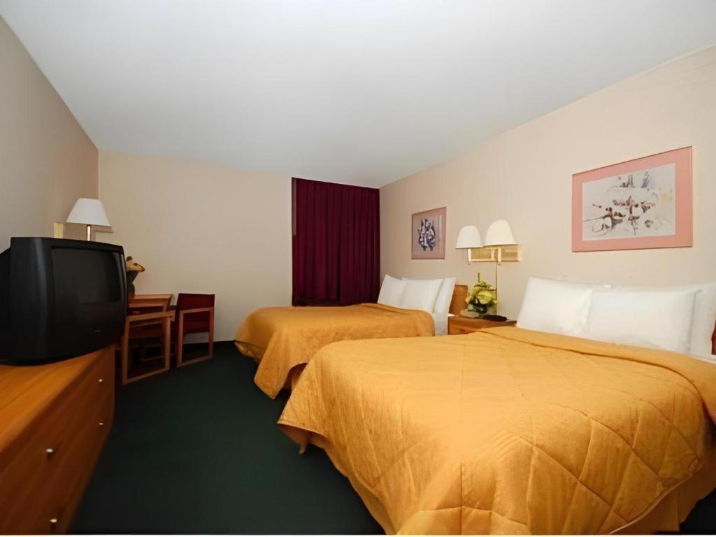 Quality Inn Waynesburg Exteriör bild