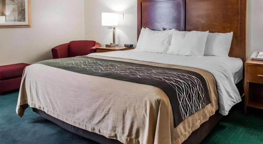Quality Inn Waynesburg Exteriör bild