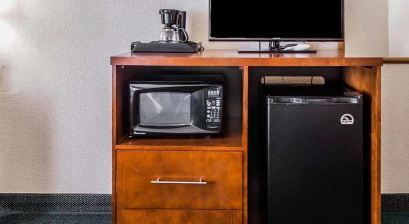 Quality Inn Waynesburg Exteriör bild