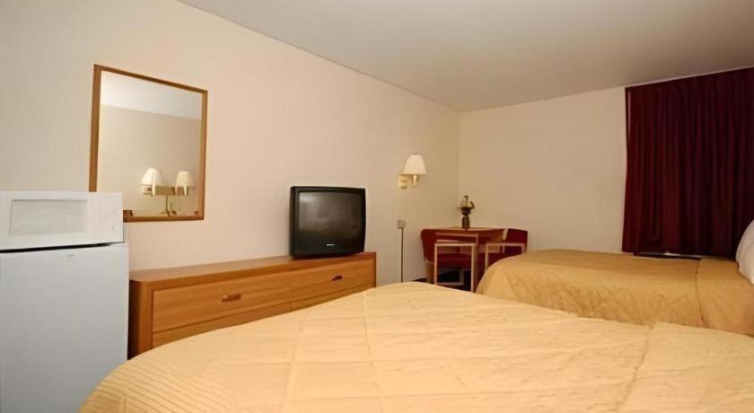 Quality Inn Waynesburg Exteriör bild