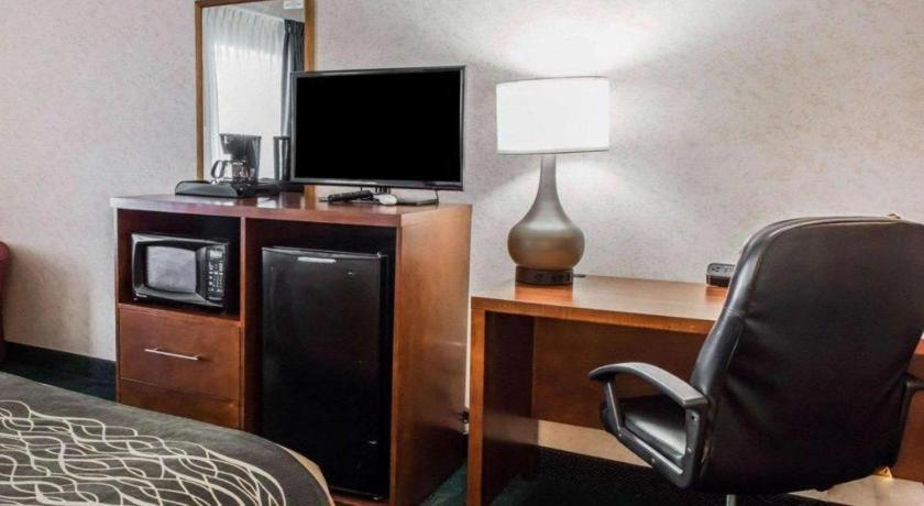 Quality Inn Waynesburg Exteriör bild